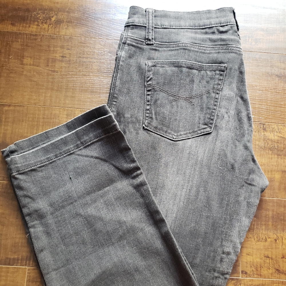 Gap crop capris - Picture 4 of 9